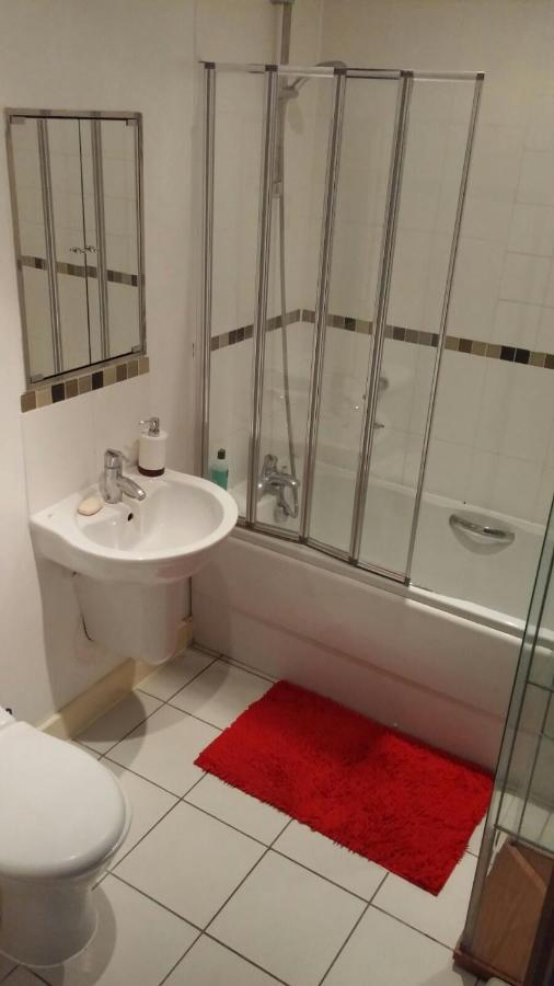 Excel Stunning 3 Bedrooms Apartment London