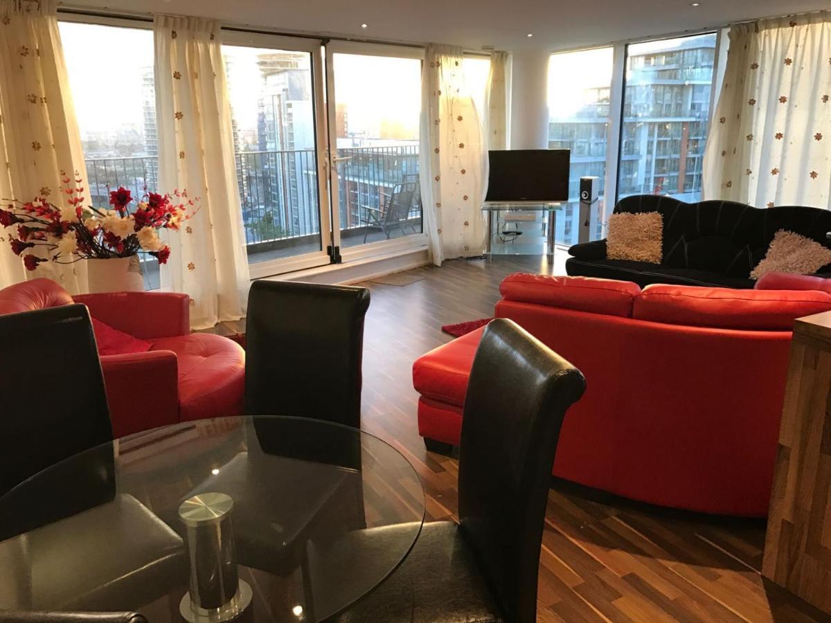 Excel Stunning 3 Bedrooms *