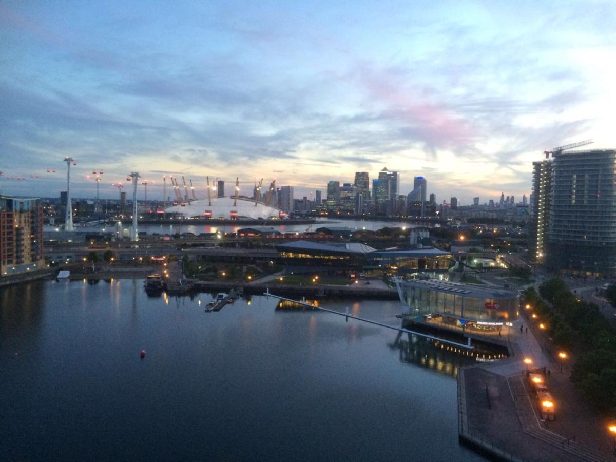 Excel Stunning 3 Bedrooms * London