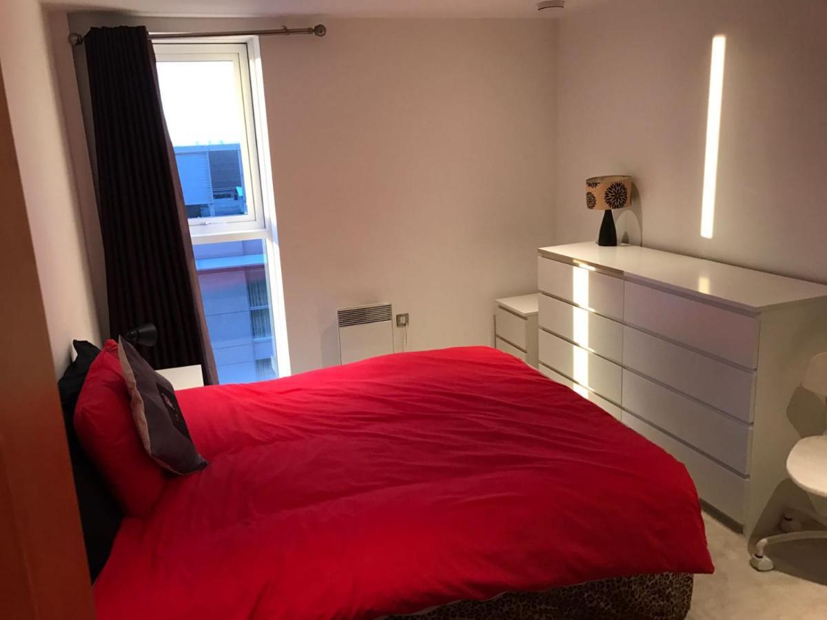 Excel Stunning 3 Bedrooms Apartment London