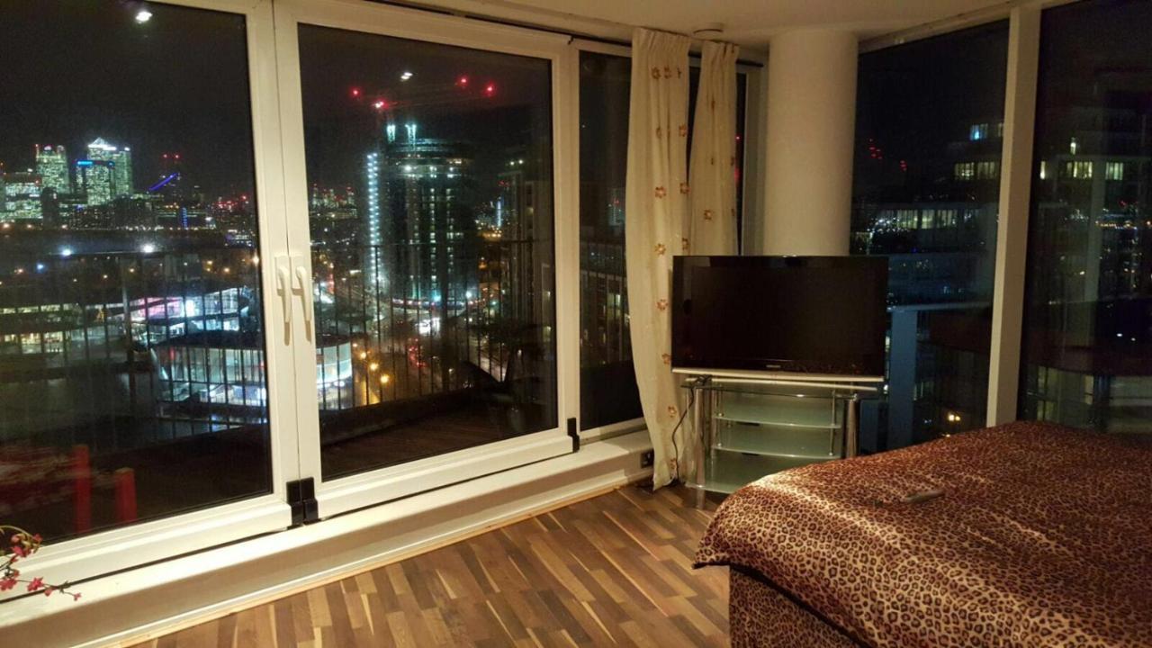 Excel Stunning 3 Bedrooms * London